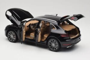 Porsche Macan Turbo 95B Black Metallic Minichamps 1:18 110062502 Metal - imaginea 5 din 8