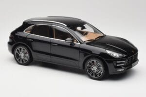 Porsche Macan Turbo 95B Black Metallic Minichamps 1:18 110062502 Metal - imaginea 6 din 8