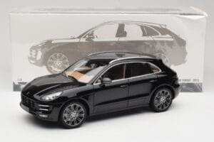 Porsche Macan Turbo 95B Black Metallic Minichamps 1:18 110062502 Metal - imaginea 8 din 8