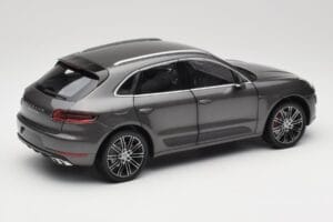 Porsche Macan Turbo 95B Grey Metallic Minichamps 1:18 110062501 Metal - imaginea 3 din 8