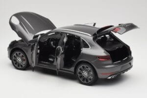 Porsche Macan Turbo 95B Grey Metallic Minichamps 1:18 110062501 Metal - imaginea 5 din 8