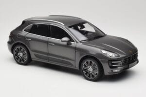 Porsche Macan Turbo 95B Grey Metallic Minichamps 1:18 110062501 Metal - imaginea 6 din 8