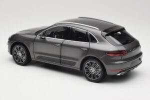 Porsche Macan Turbo 95B Grey Metallic Minichamps 1:18 110062501 Metal - imaginea 7 din 8