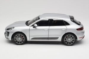Porsche Macan Turbo 95B Argintiu Minichamps 1:18 110062504 Metal - imaginea 4 din 8