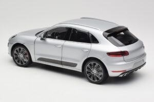 Porsche Macan Turbo 95B Argintiu Minichamps 1:18 110062504 Metal - imaginea 5 din 8