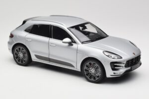 Porsche Macan Turbo 95B Argintiu Minichamps 1:18 110062504 Metal - imaginea 6 din 8