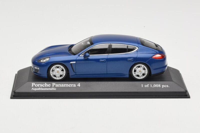 Porsche Panamera 970 4S Blue Metallic Minichamps 1:43 WAP0200419 Metal