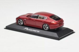 Porsche Panamera 970 Roșu Minichamps 1:43 WAP02000119 Metal - imaginea 3 din 4