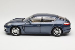 Porsche Panamera 970 S Albastru Minichamps 1:18 WAP02100119 Metal - imaginea 4 din 8