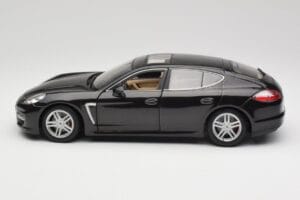 Porsche Panamera Turbo 970 Negru Maisto 1:18 36197 Metal - imaginea 4 din 8
