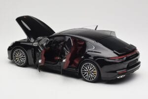 Porsche Panamera 971 Turbo S Negru Metallic Minichamps 1:18 113061076 Metal - imaginea 5 din 8