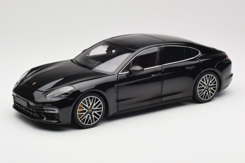 Porsche Panamera 971 Turbo S Negru Metallic Minichamps 1:18 113061076 Metal