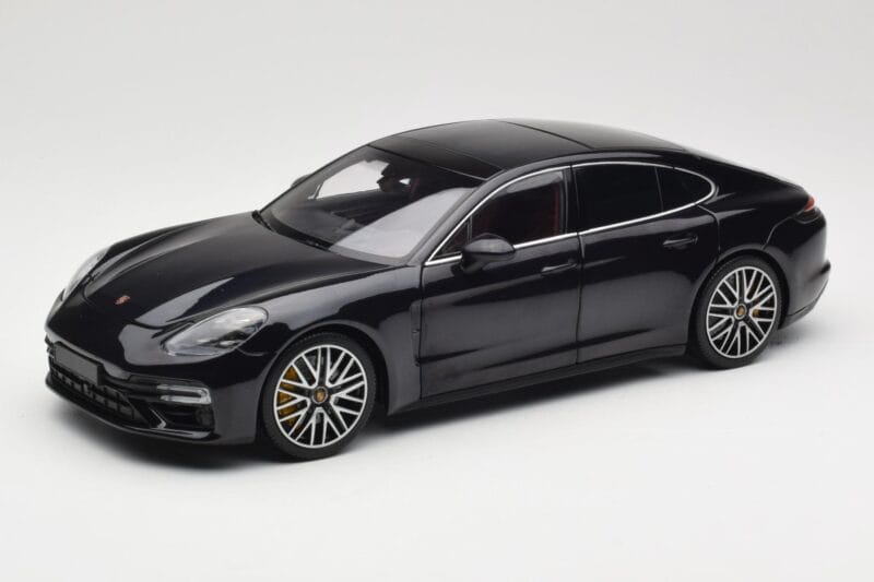 Porsche Panamera 971 Turbo S Albastru Metallic Minichamps 1:18 113061075 Metal