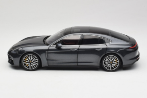 Porsche Panamera 971 Turbo S Grey Metallic Minichamps 1:18 113061073 Metal - imaginea 4 din 8