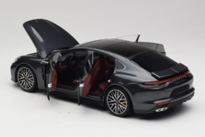Porsche Panamera 971 Turbo S Grey Metallic Minichamps 1:18 113061073 Metal - imaginea 5 din 8
