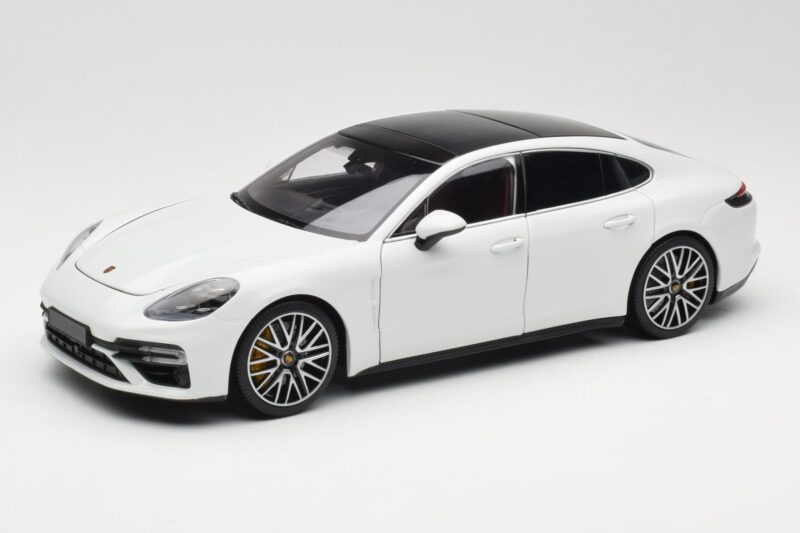 Porsche Panamera 971 Turbo S Alb Metallic Minichamps 1:18 113061074 Metal