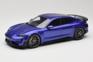 Porsche Taycan J1 Turbo GT Purple Sky Metallic GT Spirit 1:18 GT520 Rășină