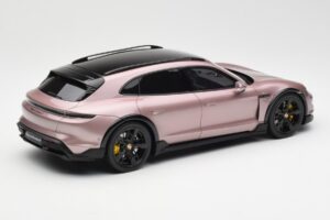 Porsche Taycan Turbo S Cross Turismo Roz Metalic GT Spirit 1:18 GT440 Rășină - imaginea 2 din 6