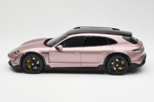 Porsche Taycan Turbo S Cross Turismo Roz Metalic GT Spirit 1:18 GT440 Rășină - imaginea 3 din 6