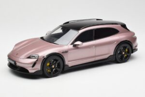 Porsche Taycan Turbo S Cross Turismo Roz Metalic GT Spirit 1:18 GT440 Rășină