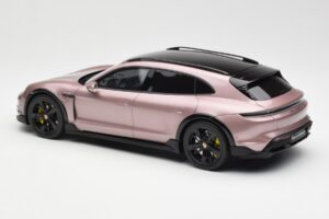 Porsche Taycan Turbo S Cross Turismo Roz Metalic GT Spirit 1:18 GT440 Rășină - imaginea 5 din 6
