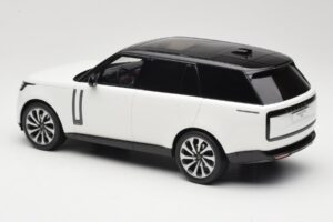 Land Rover Range Rover L460 P530 Autobiography Fuji White GT Spirit 1:18 GT533 Rășină - imaginea 5 din 6