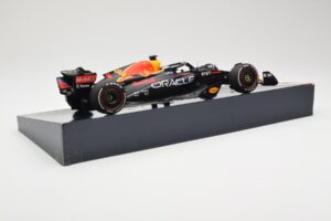 Red Bull Racing RB18 #1 M. Verstappen Winner Austin GP 2022 Minichamps 1:18 113222901 Metal - imaginea 3 din 6