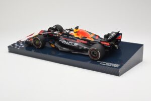 Red Bull Racing RB18 #1 M. Verstappen Winner Austin GP 2022 Minichamps 1:18 113222901 Metal - imaginea 5 din 6