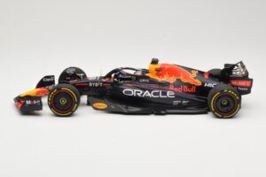 Red Bull Racing RB18 #1 M. Verstappen Winner Miami GP 2022 Minichamps 1:18 110220501 Metal - imaginea 3 din 6
