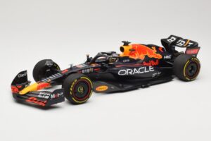 Red Bull Racing RB18 #1 M. Verstappen Winner Miami GP 2022 Minichamps 1:18 110220501 Metal