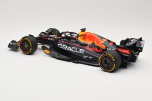 Red Bull Racing RB18 #1 M. Verstappen Winner Miami GP 2022 Minichamps 1:18 110220501 Metal - imaginea 5 din 6