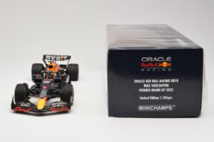 Red Bull Racing RB18 #1 M. Verstappen Winner Miami GP 2022 Minichamps 1:18 110220501 Metal - imaginea 6 din 6