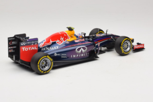 Red Bull RB10 Renault #3 D. Ricciardo Infiniti Red Bull Racing Showcar 2014 Minichamps 1:18 110140003 Metal - imaginea 2 din 6
