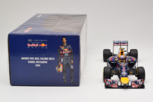 Red Bull RB10 Renault #3 D. Ricciardo Infiniti Red Bull Racing Showcar 2014 Minichamps 1:18 110140003 Metal - imaginea 6 din 6