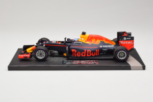 Red Bull RB12 Tag Heuer #3 D. Ricciardo Red Bull Racing 1st Pole Monaco Grand Prix 2016 Minichamps 1:18 117160103 Rășină