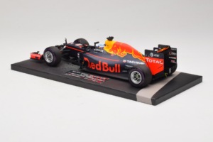 Red Bull RB12 Tag Heuer #3 D. Ricciardo Red Bull Racing 1st Pole Monaco Grand Prix 2016 Minichamps 1:18 117160103 Rășină - imaginea 5 din 7