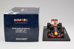 Red Bull RB12 Tag Heuer #3 D. Ricciardo Red Bull Racing Showcar 2016 Minichamps 1:18 117160003 Rășină - imaginea 6 din 7