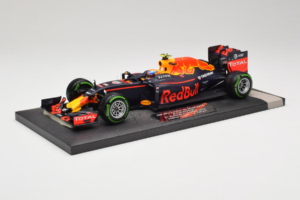 Red Bull RB12 Tag Heuer #33 M. Verstappen Red Bull Racing Showcar 2016 Minichamps 1:18 117161233 Rășină - imaginea 2 din 7