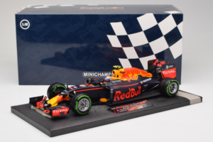 Red Bull RB12 Tag Heuer #33 M. Verstappen Red Bull Racing Showcar 2016 Minichamps 1:18 117161233 Rășină - imaginea 7 din 7