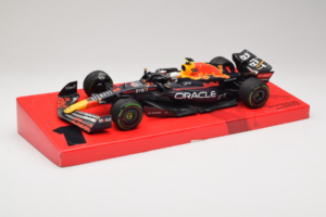 Red Bull RB18 #1 M. Verstappen Oracle Red Bull Racing Japanese Grand Prix Winner World Champion 2022 Minichamps 1:18 11322280 - imaginea 2 din 7