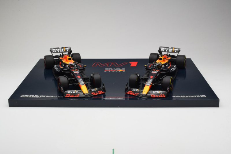 Red Bull RB19 Honda RBPT #1 M. Verstappen Oracle Red Bull Racing Qatar Grand Prix World Champion 2023 Minichamps 1:18 1122318