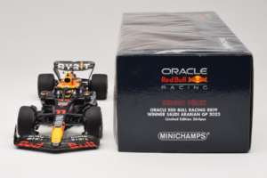 Red Bull RB19 #11 S. Perez Oracle Red Bull Racing Saudi Arabian Grand Prix Winner 2023 Minichamps 1:18 110230111 Rășină - imaginea 6 din 6