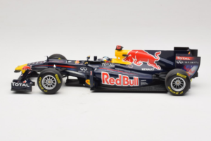 Red Bull RB7 Renault #1 S. Vettel Red Bull Racing Showcar 2011 Minichamps 1:18 110110071-1 Metal - imaginea 3 din 7