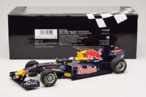 Red Bull RB7 Renault #1 S. Vettel Red Bull Racing Showcar 2011 Minichamps 1:18 110110071-1 Metal - imaginea 6 din 7