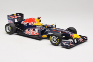 Red Bull RB7 Renault #1 S. Vettel Red Bull Racing World Champion 2011 Minichamps 1:18 110110001 Metal - imaginea 4 din 6