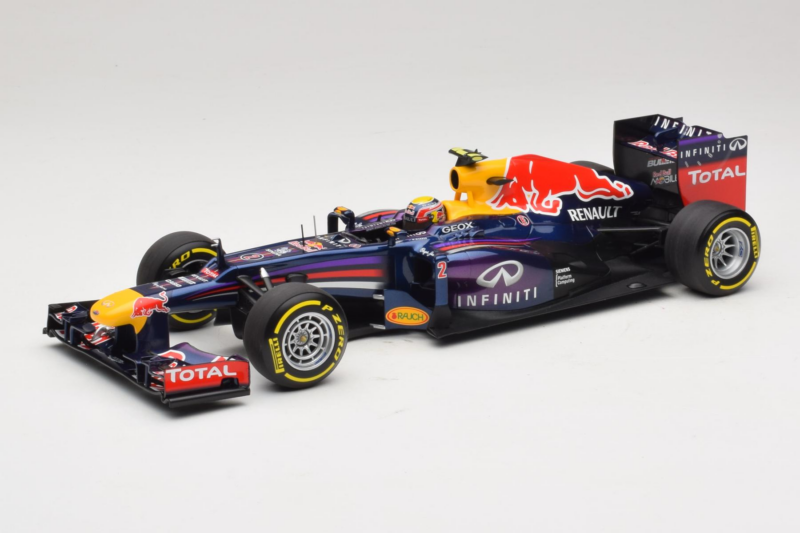 Red Bull RB9 Renault #2 M. Webber Infiniti Red Bull Racing Showcar 2013 Minichamps 1:18 110130072 Metal
