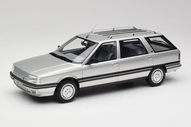 Renault 21 Nevada Argintiu Metalizat Otto 1:18 OT479 Rășină