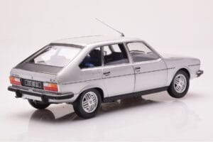 Renault 30 TX Argintiu Norev 1:18 185272 Metal - imaginea 3 din 8