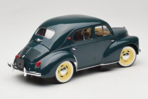 Renault 4CV Verde Solido 1:18 8047 Metal - imaginea 2 din 6