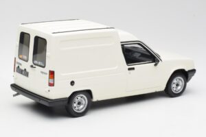 Renault Express Alb Otto 1:18 OT466 Rășină - imaginea 2 din 5